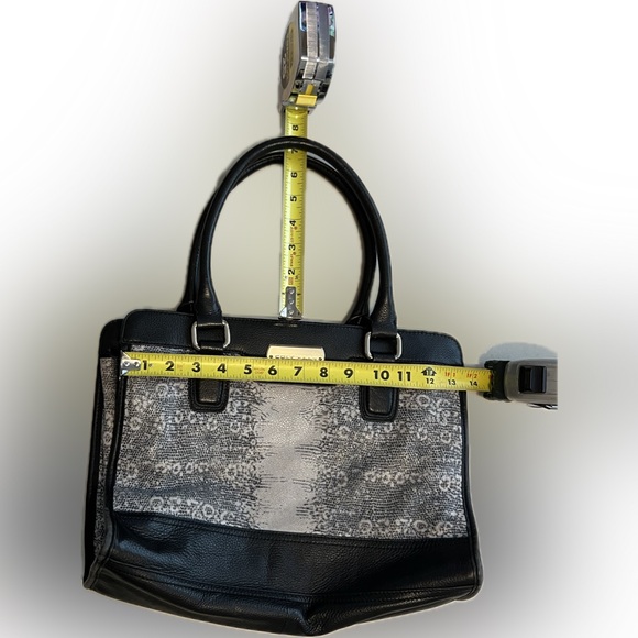 COLE HAAN CARRINGTON SATCHEL | Lizard Print / Texture | Large - Picture 10 of 17